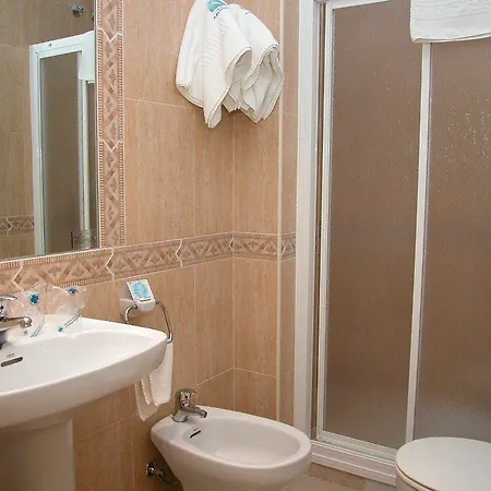 Vida Playa Paxarinas Hotel 2*