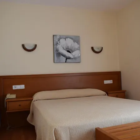 Vida Playa Paxarinas Hotel 2*